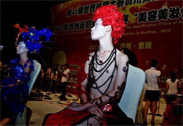 美容美发化妆(zhuāng)比赛作品 美容美发化妆比赛作品(pǐn)