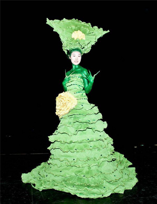 美容美(měi)发化(huà)妆比(bǐ)赛(sài)作(zuò)品(pǐn)5 美容美发(fā)化妆比(bǐ)赛作(zuò)品5